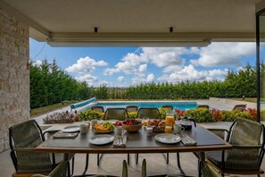 Outdoor dining - Luxury Pool & Spa Villa Miracle, Brtonigla, Croatia (Brtonigla)