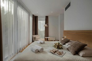3 bedrooms, free WiFi, bed sheets - Luxury Pool & Spa Villa Miracle, Brtonigla, Croatia (Brtonigla)