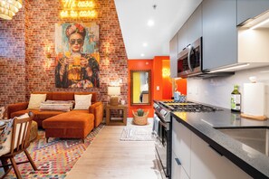 Private kitchen - Casa DT Vancouver - Mexican Theme (Vancouver)