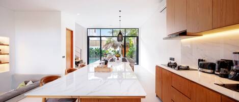 Deluxe Villa, Pool View | Private kitchen