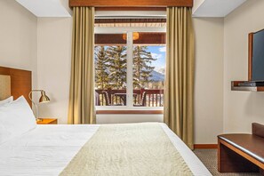 1 bedroom, iron/ironing board, free WiFi, bed sheets - 1BR Rocky Mountain Hideaway w/ Hot Tubs, Gym & BBQ (Canmore)