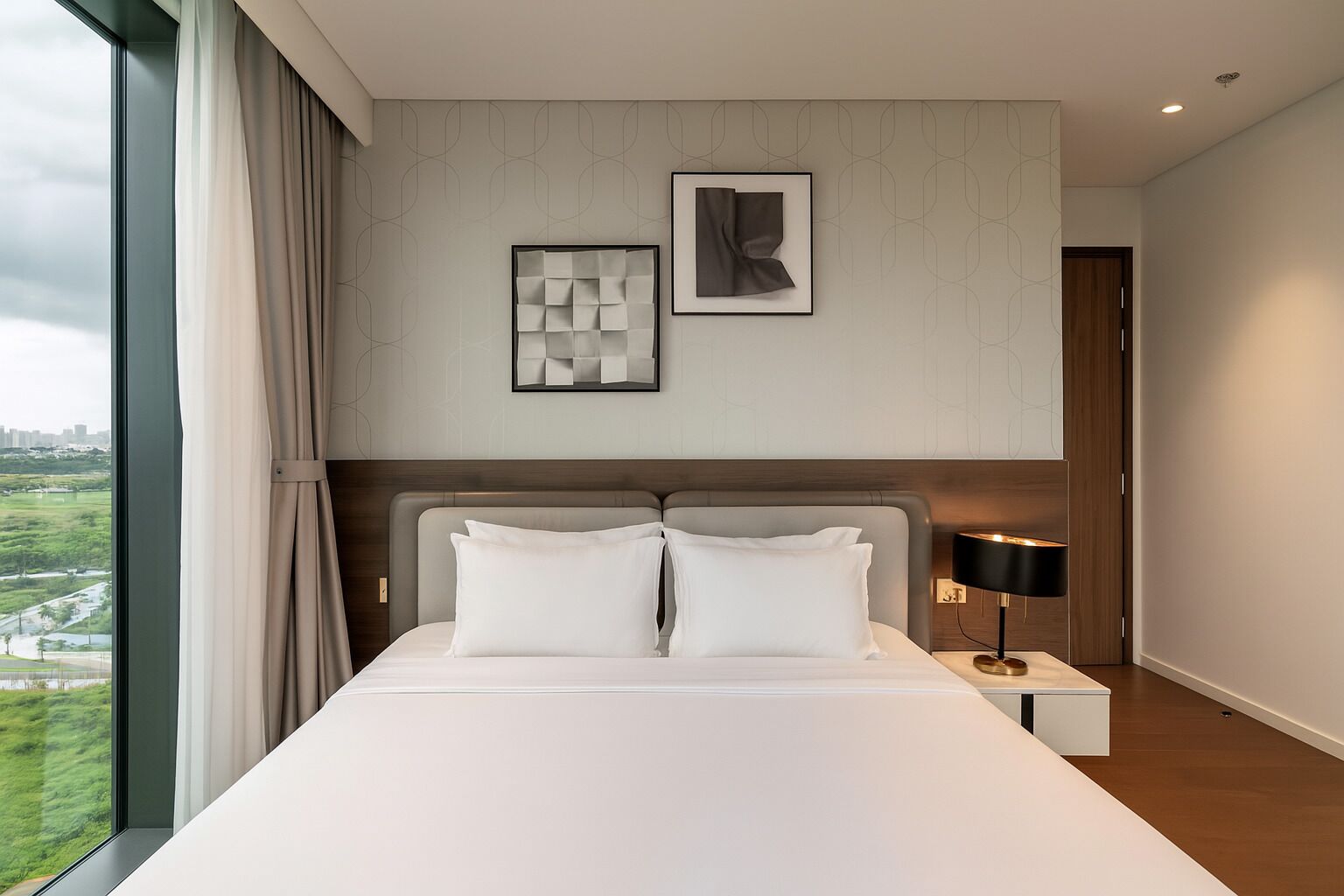Basic Apartment, 2 Bedrooms, Balcony, City View | Minibar, individually decorated, individually furnished, desk