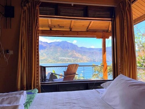 Lily's House, entire cabin in San Juan La Laguna