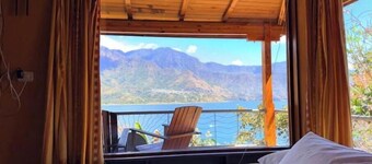 Lily's House, entire cabin in San Juan La Laguna