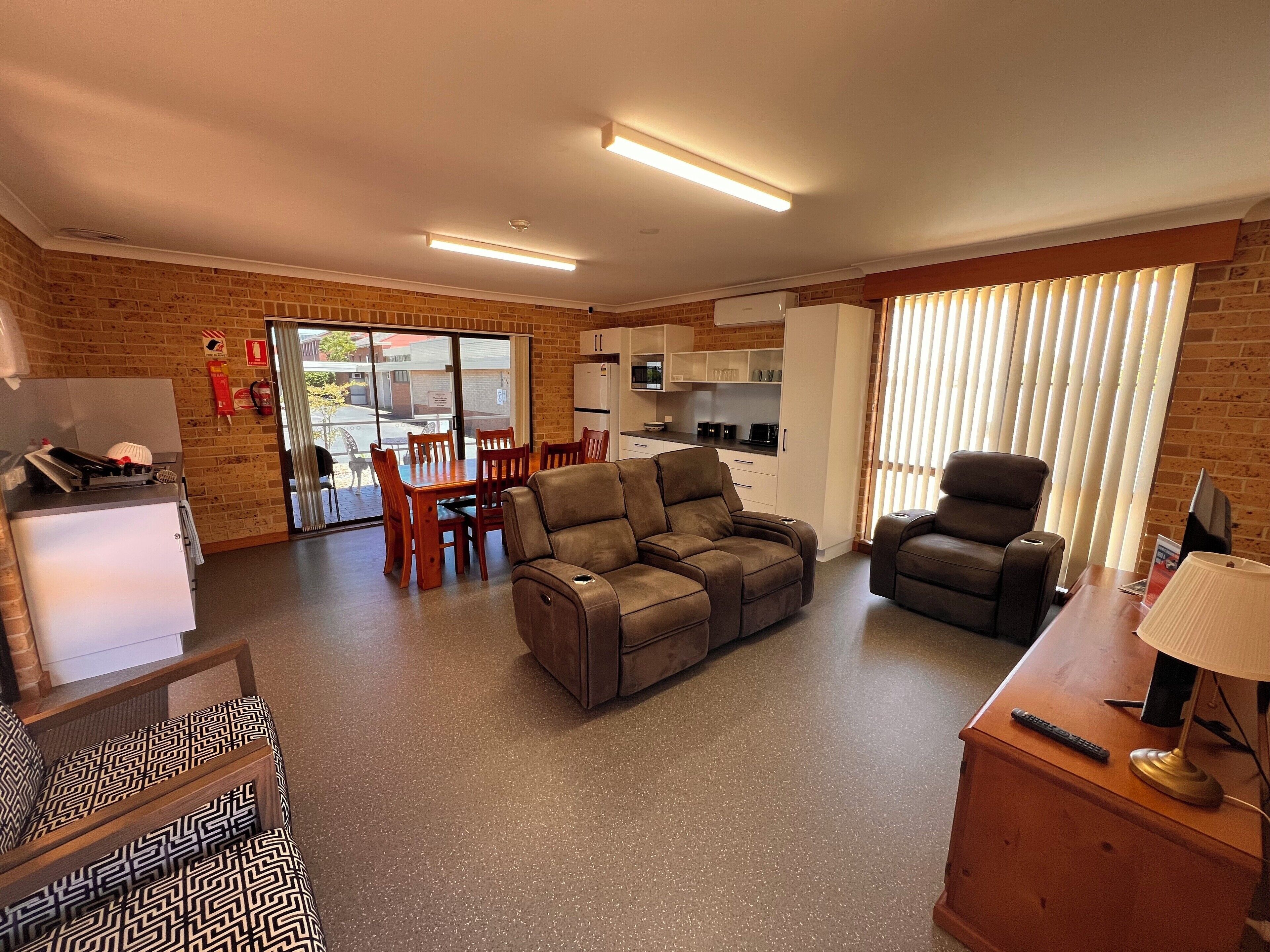 Economy Double Room, Housekeeping | Shared kitchen facilities | Mini-fridge