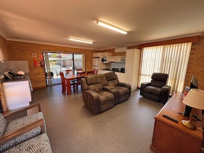 Economy-Doppelzimmer, Zimmerreinigung | Gemeinsame Küchenausstattung | Mini-Kühlschrank