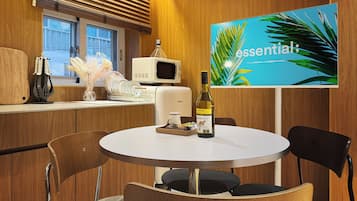 Romantic Double Room, Non Smoking | Dining