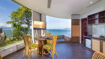 Studio Elite, pemandangan laut | Area keluarga | Smart TV 42-inci dengan saluran TV digital