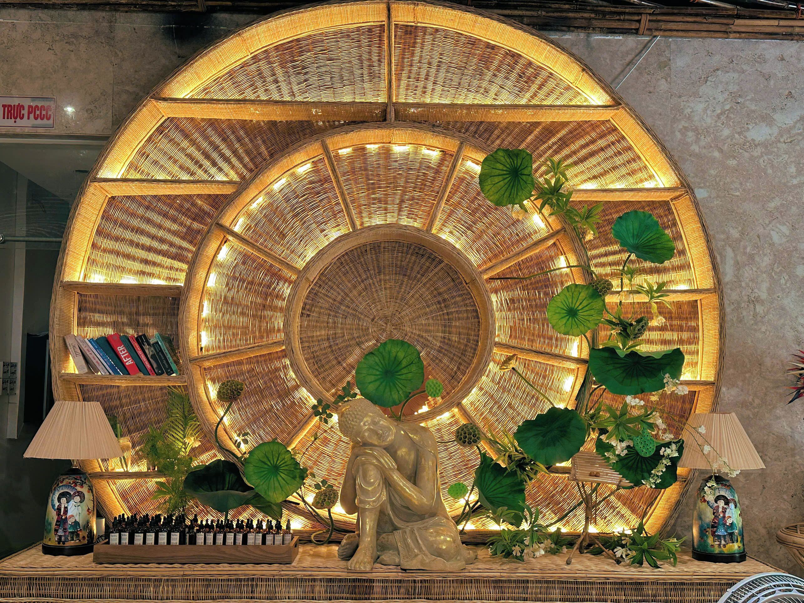 Lobby-lounge