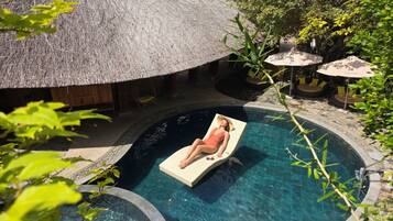 2 indoor pools, outdoor pool