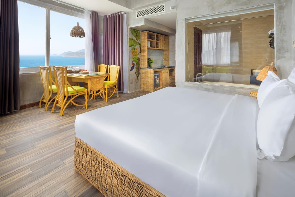 Studio, Sea View | Free minibar items, in-room safe, desk, blackout curtains