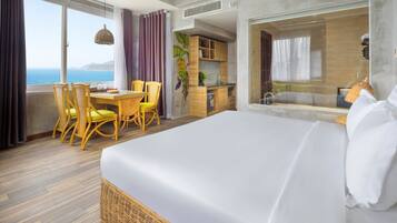 Studio, Sea View | Free minibar items, in-room safe, desk, blackout drapes
