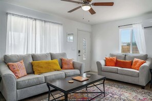 TV, video games, offices - Desert Sunrise: Arcade+Hot Tub+Bocce (Joshua Tree)