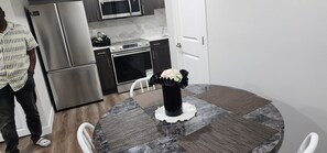 Private kitchen - CNEORM HAVEN (Edmonton)