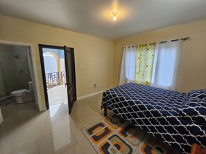 2 室のベッドルーム、アイロン / アイロン台、WiFi (無料)、ベッドシーツ