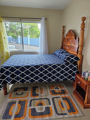 2 室のベッドルーム、アイロン / アイロン台、WiFi (無料)、ベッドシーツ