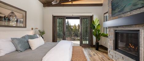 Skrivebord, strykejern/-brett, wi-fi og sengetøy