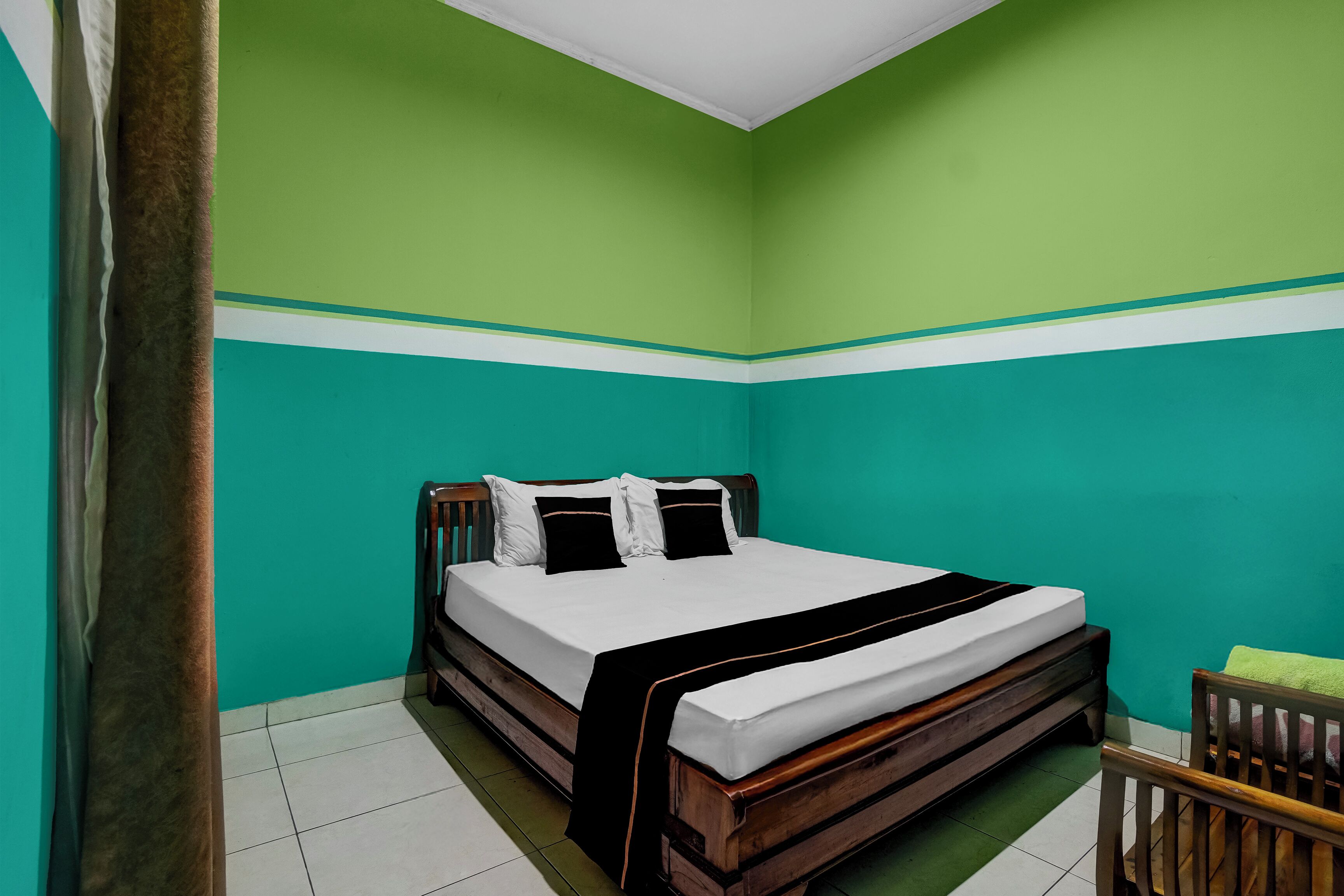 Kamar Double Standar | Wi-Fi gratis dan seprai linen