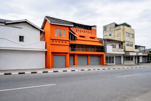 Exterior - OYO 3738 Pemda 22 Mansion (Bogor)