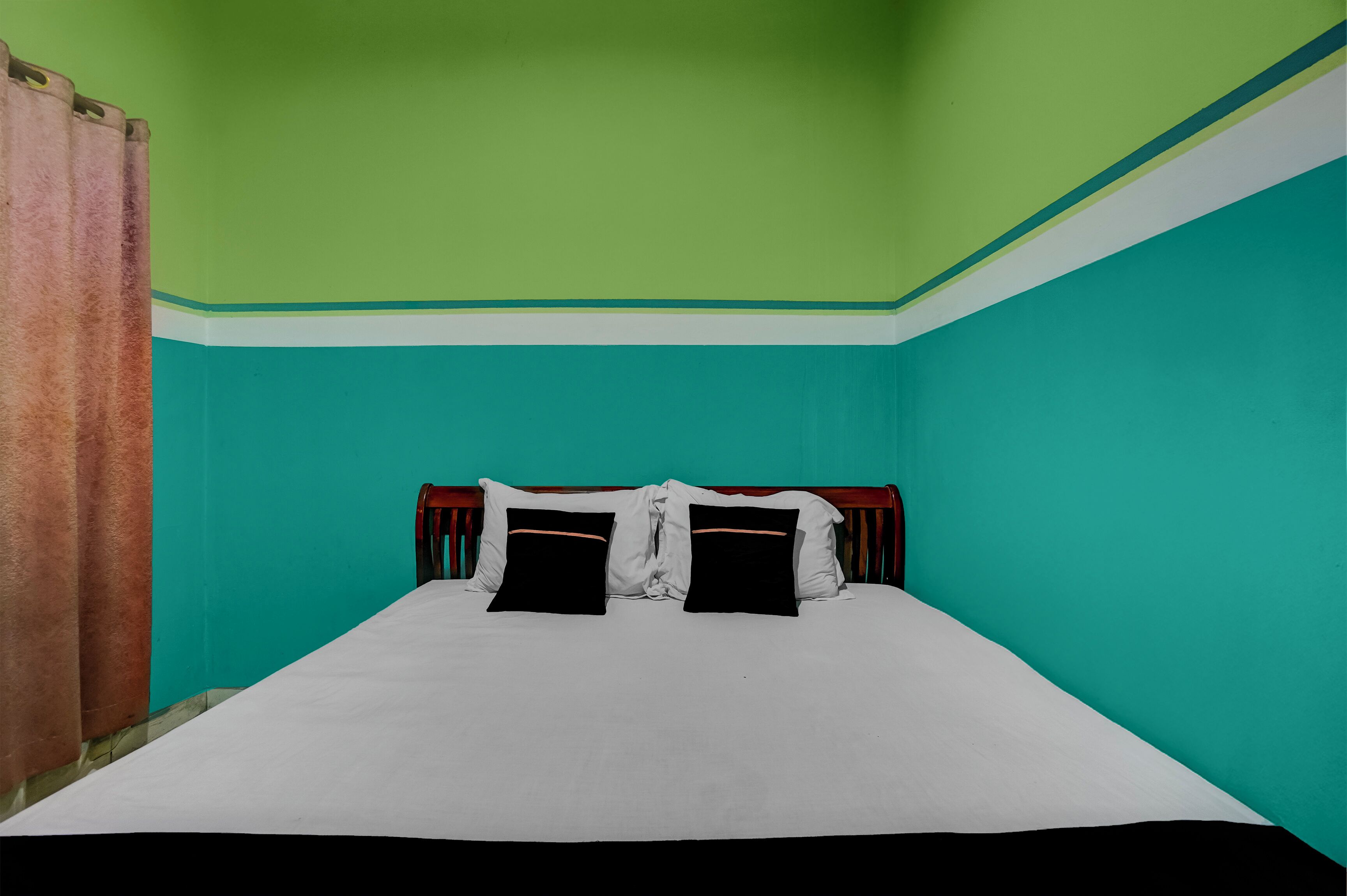 Standard Double Room | Free WiFi, bed sheets