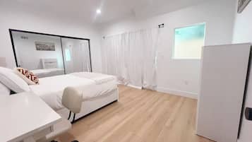 Iron/ironing board, WiFi, bed sheets