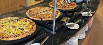 2-bedroom Suite Available for NFL Draft in Pittsburgh, PA - Sleeps 4