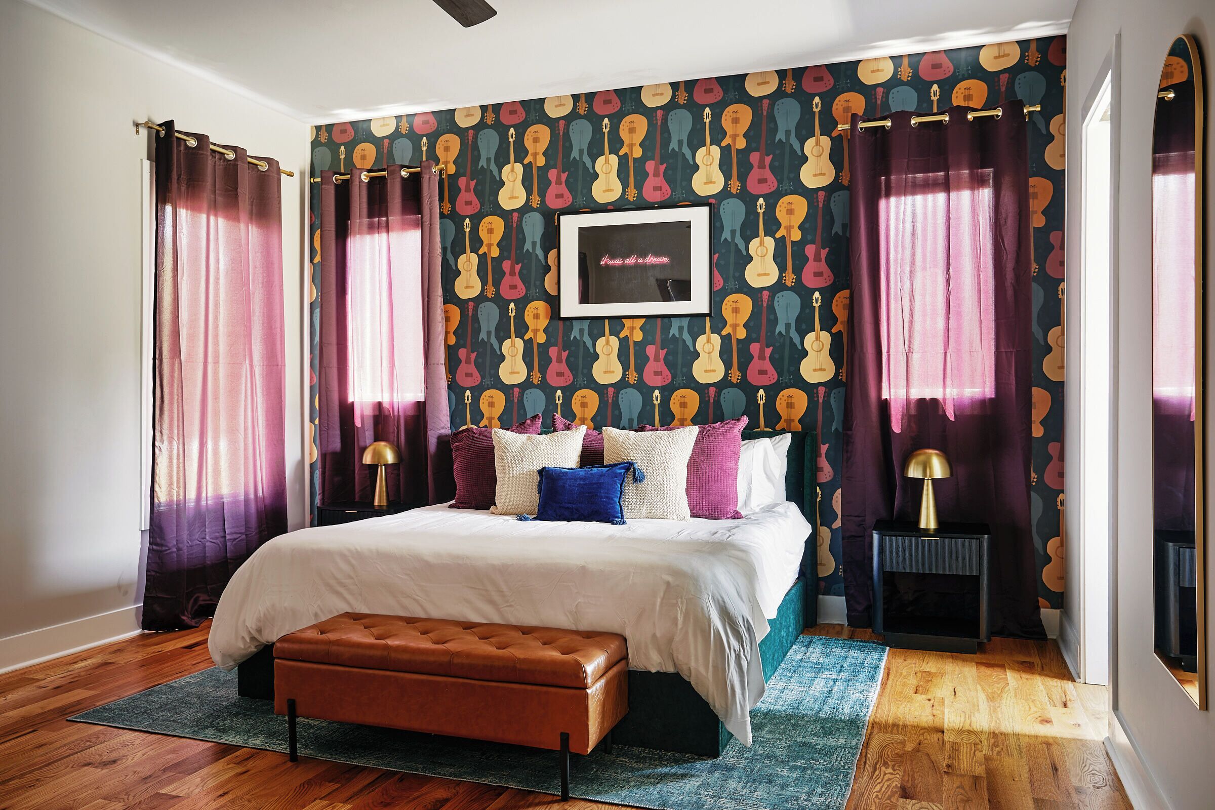 Iron/ironing board, free WiFi, bed sheets