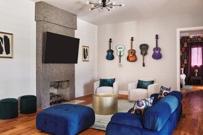 Interior - Pickleball-Glam Room-Karaoke Club-Hot Tub-3+ Acres (Nashville)