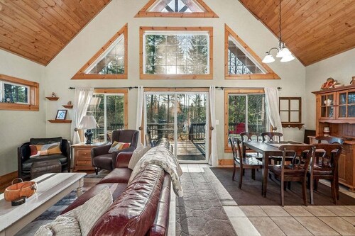 Packwood Landing | Hot Tub • Pet-Friendly • Fast Wi-Fi •