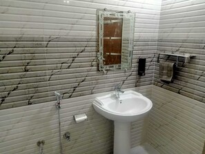 تجهيزات دش، مناشف، صابون، شامبو