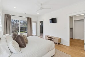 4 slaapkamers, een strijkplank/strijkijzer, gratis wifi, beddengoed
