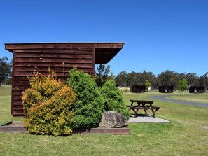 Non-Ensuite Wood Cabin 4 (Bunk Beds) by Tiny Away