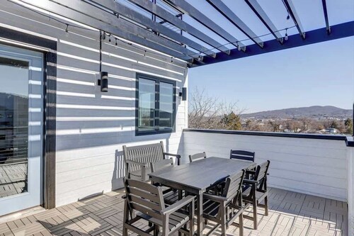 Pet-Friendly Belmont Rental near UVA and Downtown