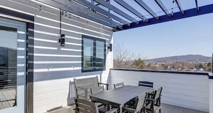 Pet-Friendly Belmont Rental near UVA and Downtown
