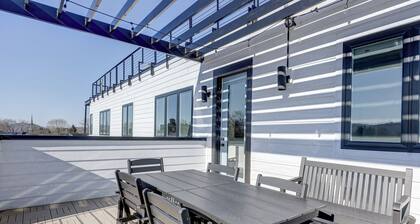 Pet-Friendly Belmont Rental near UVA and Downtown Mall