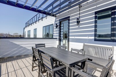 Pet-Friendly Belmont Rental near UVA and Downtown Mall