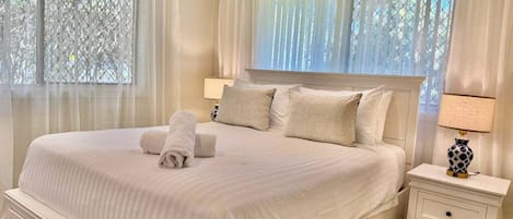 2 chambres, bureau, draps fournis