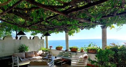 Eterea Villa in Positano close to the beach and centre with stunning view