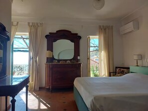 In-room safe, iron/ironing board, travel crib, free WiFi