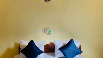 Kolmen hengen comfort-huone | Työpöytä, ilmainen Wi-Fi