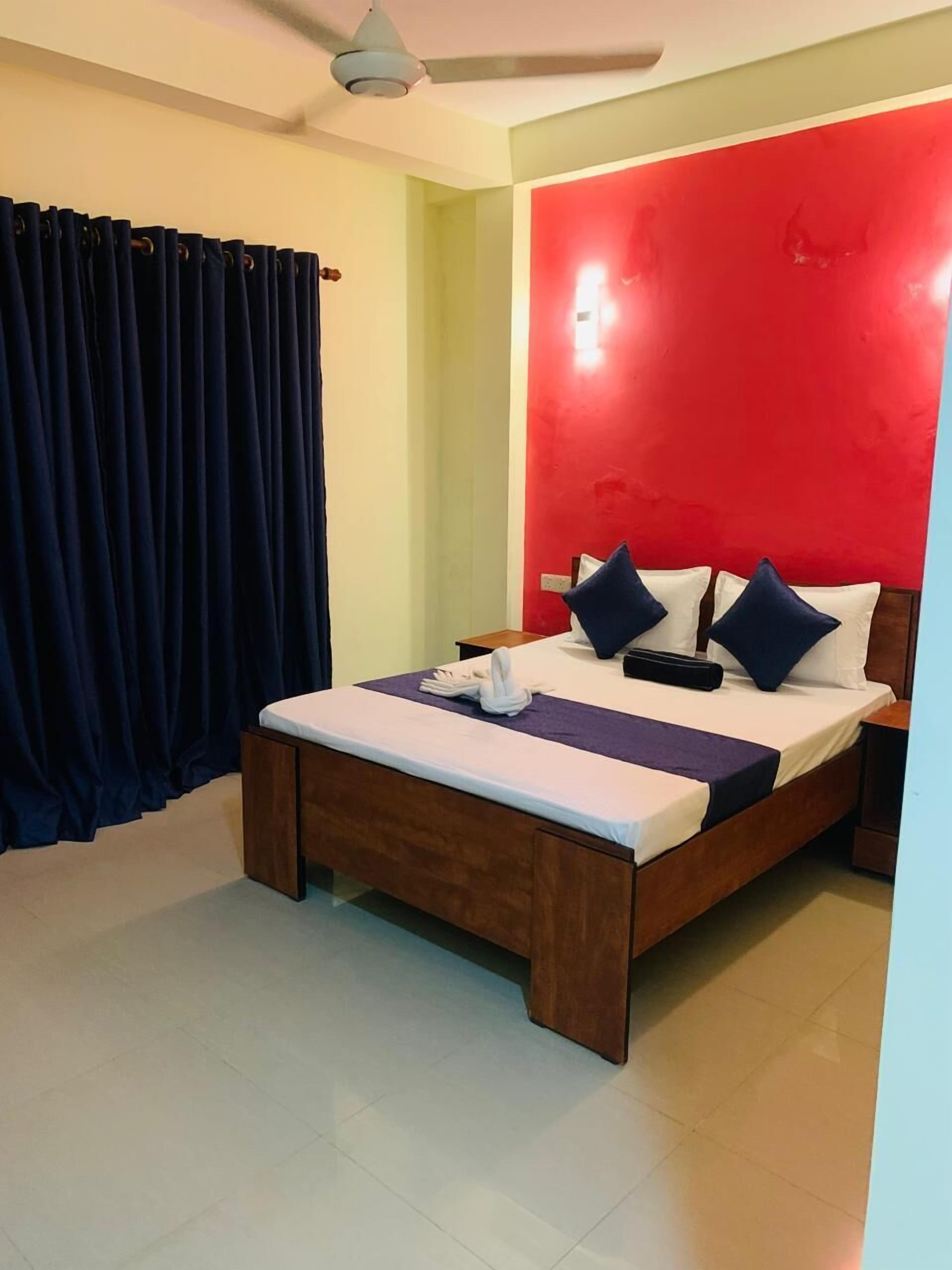 Classic-Doppelzimmer, Balkon, Stadtblick | Schreibtisch, kostenloses WLAN