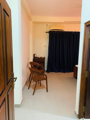 Classic Double Room, Balcony, City View - Deergayu Homestay  (Mirissa)