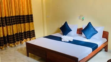 Kolmen hengen comfort-huone | Työpöytä, ilmainen Wi-Fi