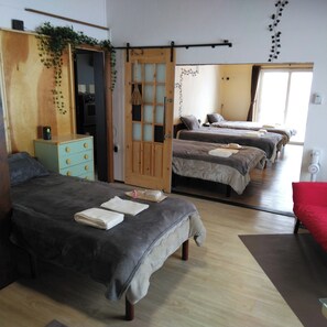 2 bedrooms, WiFi, bed sheets