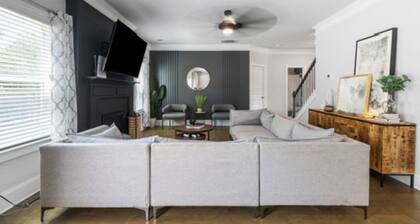 Spacious and quiet 4-bedroom house in peaceful Fayetteville with AC.