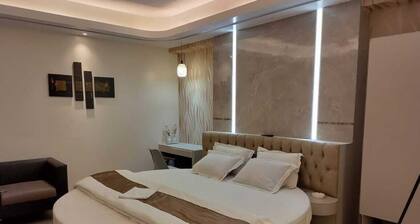 Hotel Avalon Limited