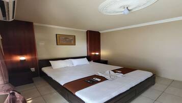 Deluxe Double Room | Free WiFi, bed sheets