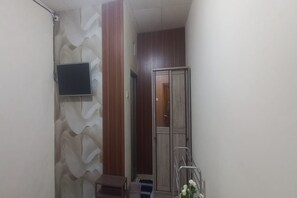 Deluxe Double Room | Interior - OYO 95110 Eksklusif Gueshouse Syariah (Kauman)