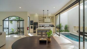 Vila Klasik, 2 kamar tidur, pemandangan kolam renang | Ruang makan