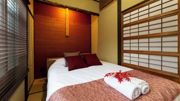 2 bedrooms, desk, iron/ironing board, free WiFi